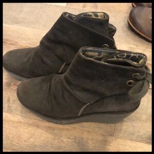 Hunter Green Fly London Suede Boots EUC